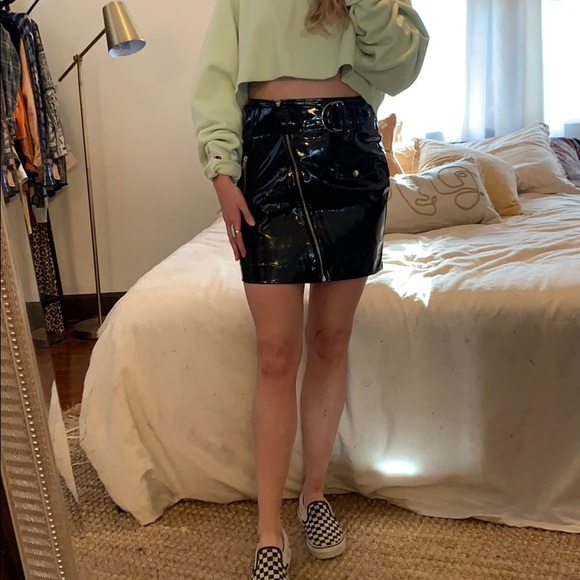 Vinyl mini black skirt - Picture 3 of 7